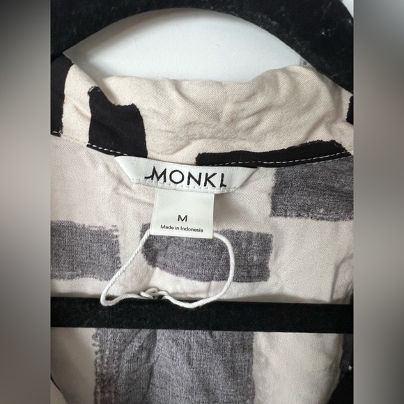 Monki Cropped Boxy Blouse in Black & White Brushstroke Top & Bottom Set - Picture 4 of 7